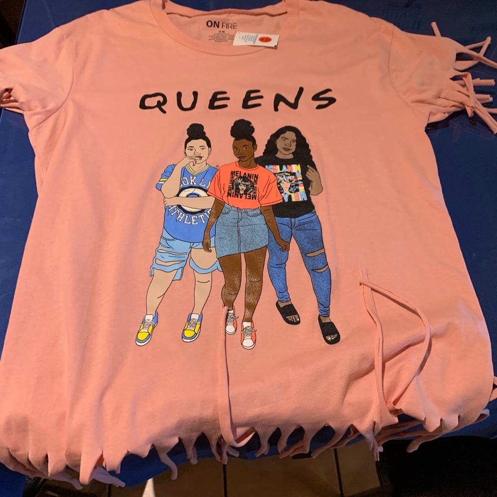 Queen Top size 2X NWT